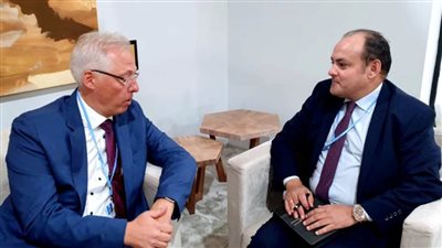 وزير التجارة يبحث شركة 