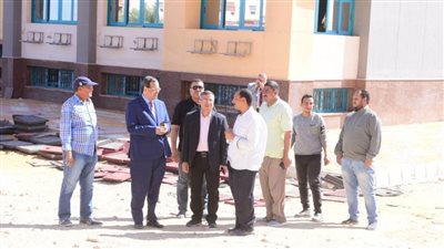  رئيس جامعة سوهاج يتفقد مباني كليات الصيدلة والحقوق وطب الأسنان والمركزية