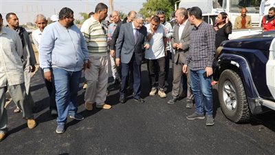 محافظ المنيا يتفقد أعمال إنشاء كورنيش سمالوط الجديد ورصف طريق الخريجين 