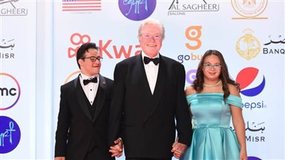  حسين فهمي يعلن انطلاق فعاليات مهرجان القاهرة السينمائي