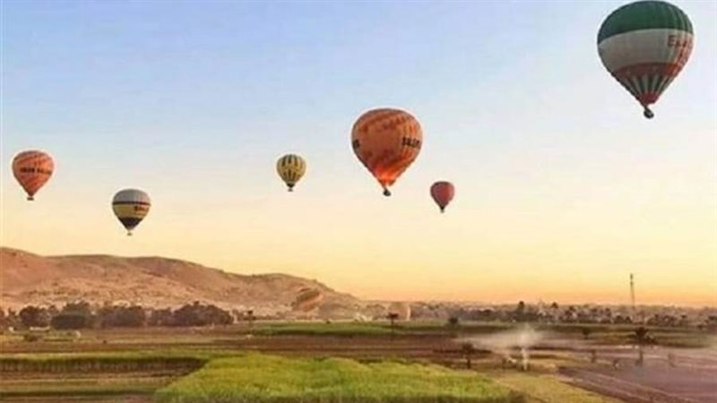 تحليق 40 رحلة بالون