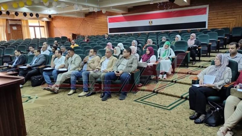 خلال الندوة