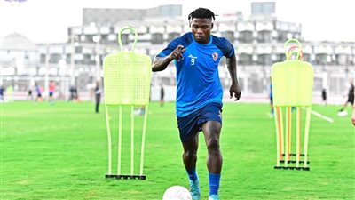 سامسون أكينيولا يصل القاهرة غدًا للانتظام في تدريبات الزمالك