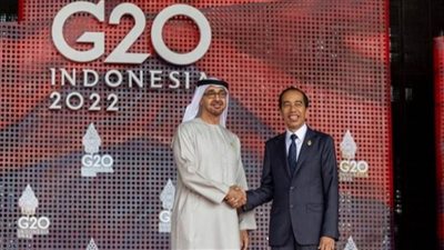 الإمارات تؤكد التزامها بأجندتھا الرائدة في قطاع الطاقة النظیفة