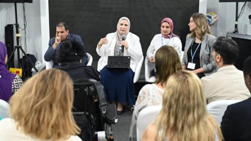 وزيرة التضامن تعقد