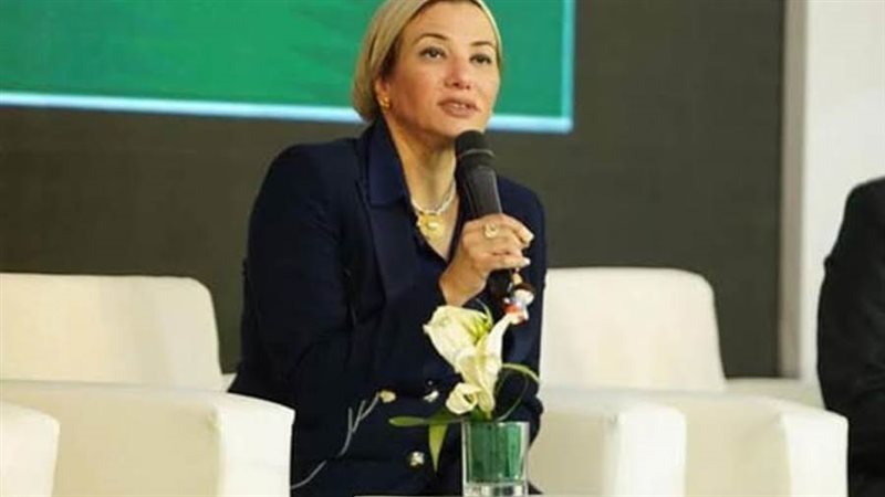 وزيرة البيئة