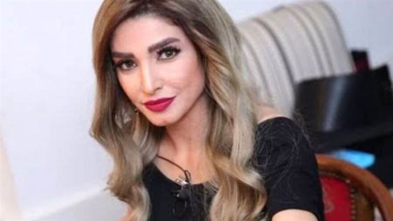 الفنانة روجينا