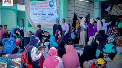 قافلة مستقبل وطن بقنا تُوقع الكشف الطبي على 460 حالة لمرضى العيون 