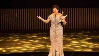 أمير رمسيس يحاور لبلبة الحاصلة على جائزة إنجاز العمر بـ