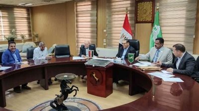 محافظ الشرقية يعلن عن بحث مشكلات المستحقات المالية والحوافز للعاملين بالتربية والتعليم 