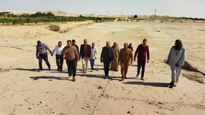 متابعة مخرات السيول