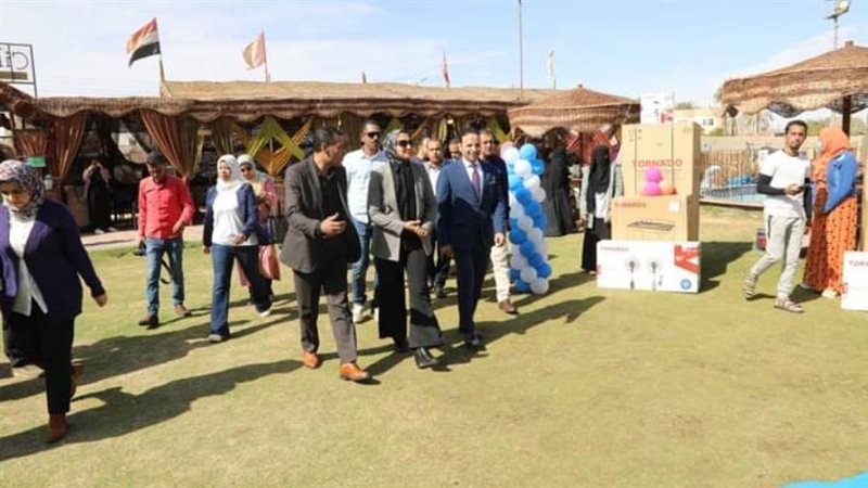 نائب المحافظ ومدير