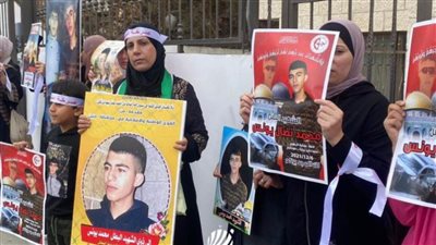 فلسطينيون ينظمون وقفة للمُطالبة باسترداد جثامين الشهداء المحتجزة لدى سلطات الاحتلال 