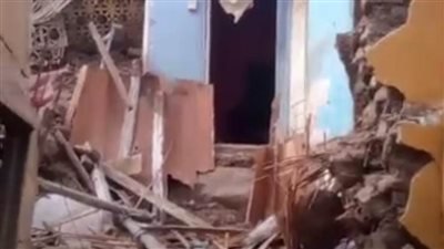 العناية الإلهية تنقذ أسرتين من الموت إثر انهيار منزلين في بنها