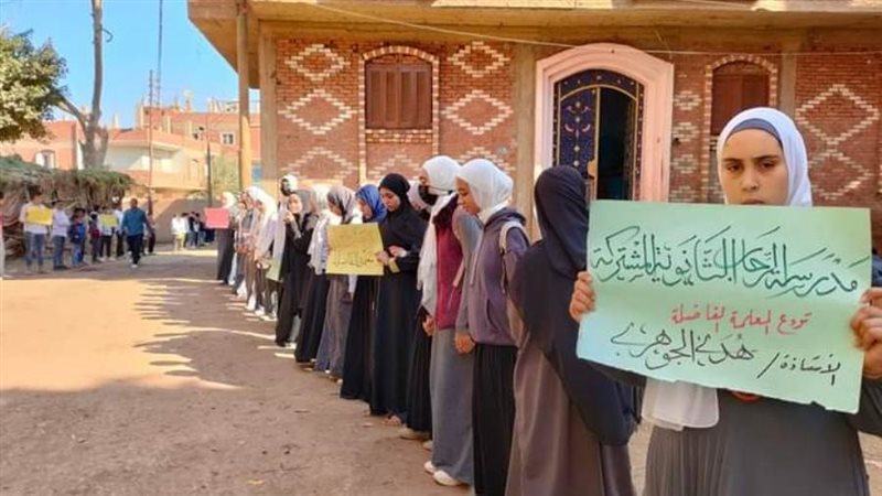 ممر شرفى بجنازة المعلمة