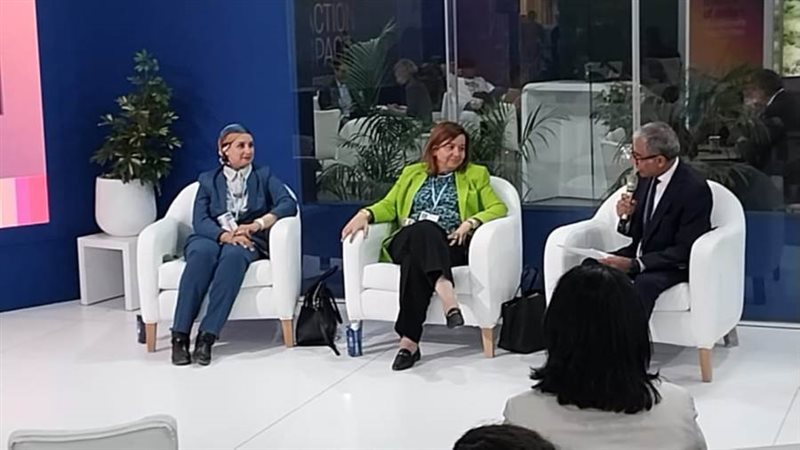 جانب من الجلسة