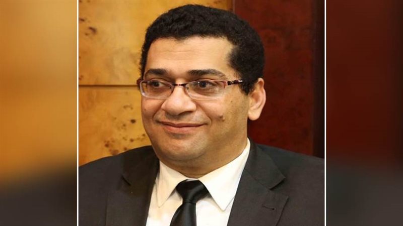 الدكتور أحمد علي