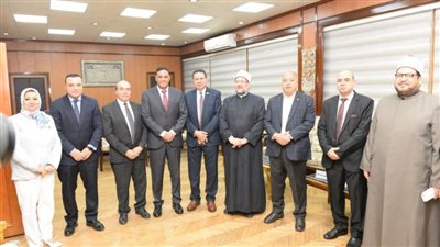 محافظ الدقهلية ووزير الأوقاف والمفتي يسلمون الدفعة 12 من صكوك الأضاحي 