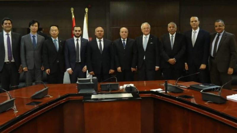 وزير النقل يشهد توقيع