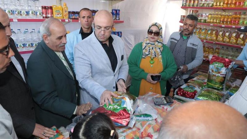 معرض سلع غذائية ببنى