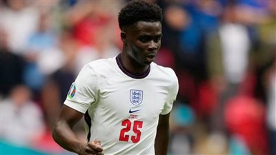 بوكايو ساكا يتوج بجائزة أفضل لاعب في مباراة إنجلترا وإيران بكأس العالم