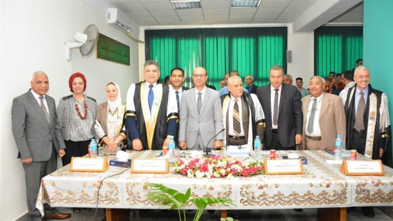 مناقشة أول رسالة