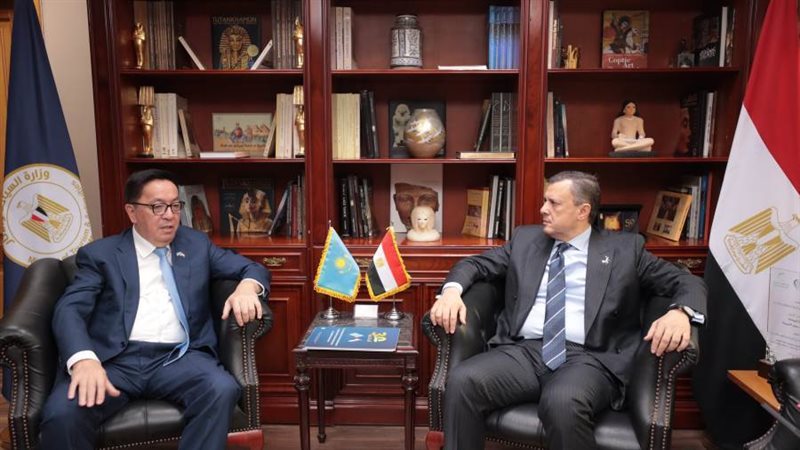 وزير السياحة والآثار