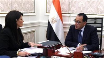 رئيس الوزراء يبحث مع وزيرة التعاون الدولي نتائج لقاءاتها ومبادرات 