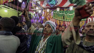 شاهد.. الليلة الختامية لمولد الإمام الحسين 