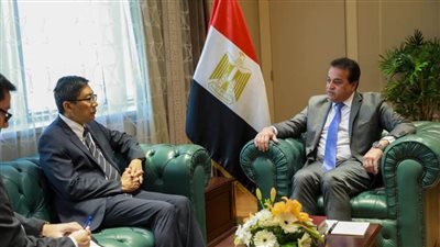 وزير الصحة يبحث مع سفير 