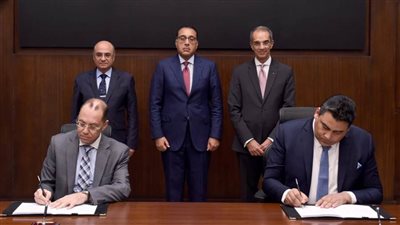 رئيس الوزراء يشهد مراسم توقيع بروتوكول تقديم خدمات الشهر العقاري والتوثيق