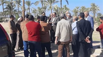 نائب محافظ شمال سيناء يتابع العمل فى محاور الطرق بالشيخ زويد