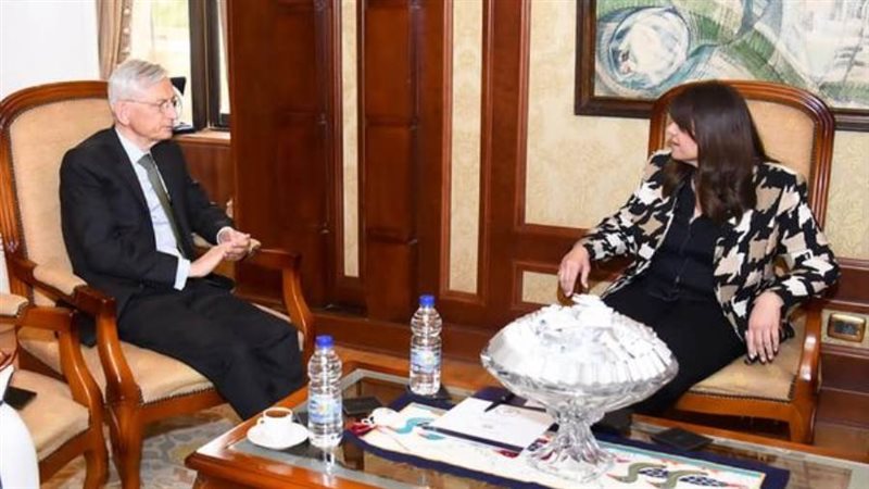 وزيرة الهجرة تستقبل