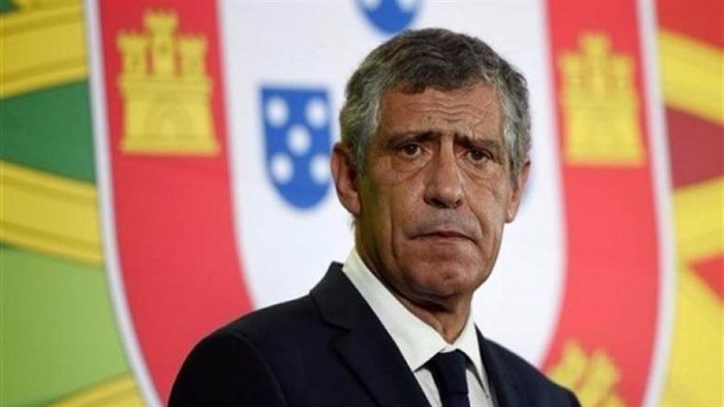 فرناندو سانتوس المدير