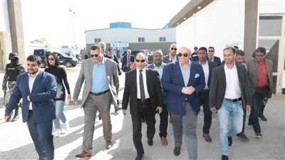 محافظ بني سويف يتفقد مصانع ومشروعات منتجة ومقترح معرض لمنتجات المجمع
