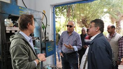 وزير الري يتفقد منظومة تجميع المخلفات البلاستيكية من النيل وتدويرها بجزيرة القرصاية