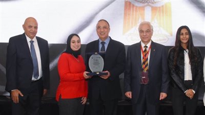 محافظ الإسكندرية يكرم الطاقم الطبي الذي أنقذ حياة البطلة الرياضية جومانا ياسر