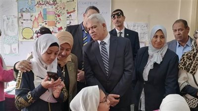 طالبات مدارس الأسمرات بالقاهرة يتفوقن في التحول الرقمي بعد تحويلهن للمناهج