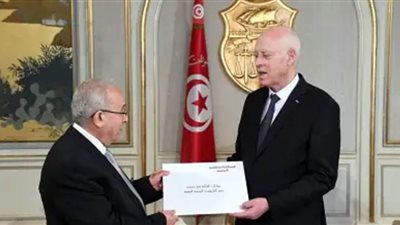 لعمامرة يسلم قيس سعيد رسالة من الرئيس الجزائري