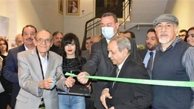 بمناسبة يوم التضامن مع الشعب الفلسطيني.. السفير دياب اللوح يفتتح معرضًا فنيًا بمشاركة 142 فنانًا عربيًا  