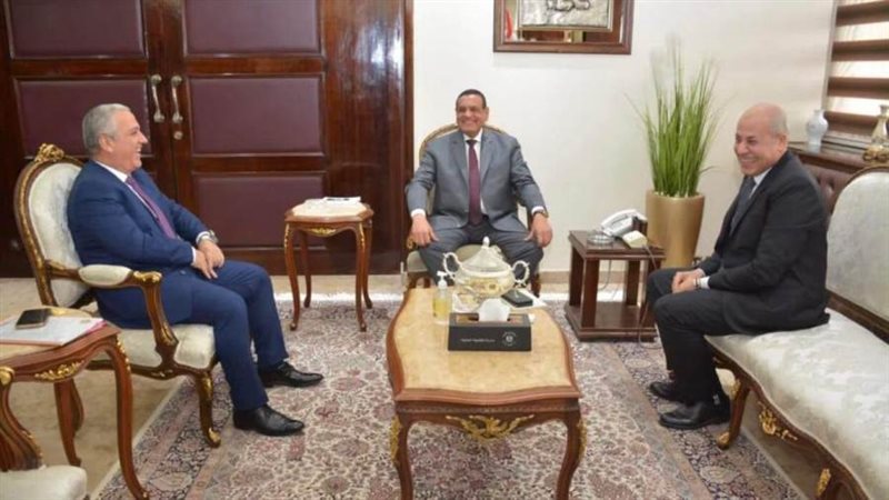 وزير التنمية المحلية