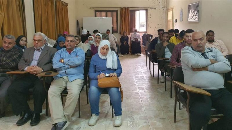 جانب من الندوة