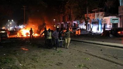 مصرع 4 أشخاص وإصابة العشرات في هجوم استهدف فندقا بالصومال