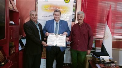 تكريم وكيل وزارة التربية والتعليم من تربية العريش 