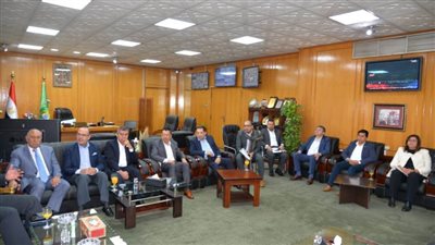 محافظ الإسماعيلية يستقبل الوفود الدبلوماسية لدول أمريكا اللاتينية 