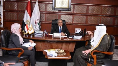 وزير القوى العاملة يلتقي سفير خادم الحرمين الشريفين لدى مصر