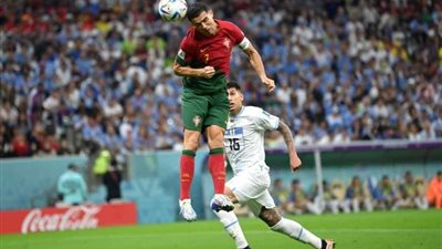 تقنية جديدة بمونديال قطر تحسم الخلاف بين كريستيانو وفيرنانديز