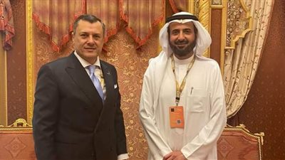 وزير السياحة والآثار يلتقي وزير الحج والعمرة بالمملكة العربية السعودية