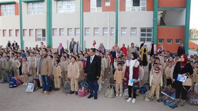 وكيل تعليم البحيرة يتابع انتظام سير العملية التعليمية بمدارس دمنهور