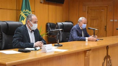 محافظ القليوبية يشدد على تنفيذ المشروعات التى تخدم المواطنين بالقرى والأحياء 